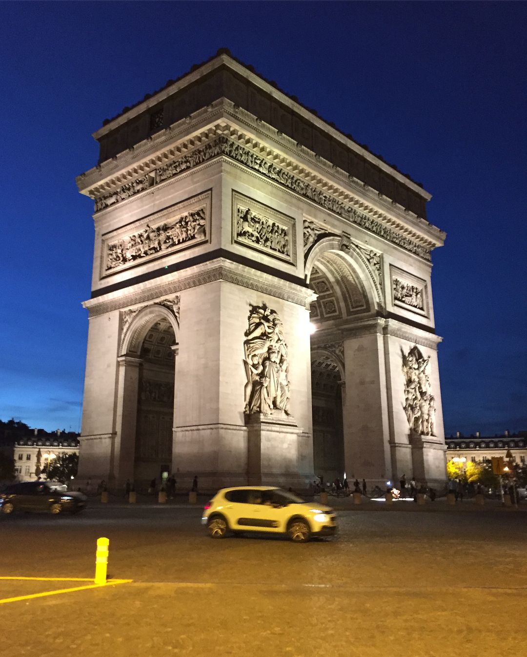 paris triumphal arch