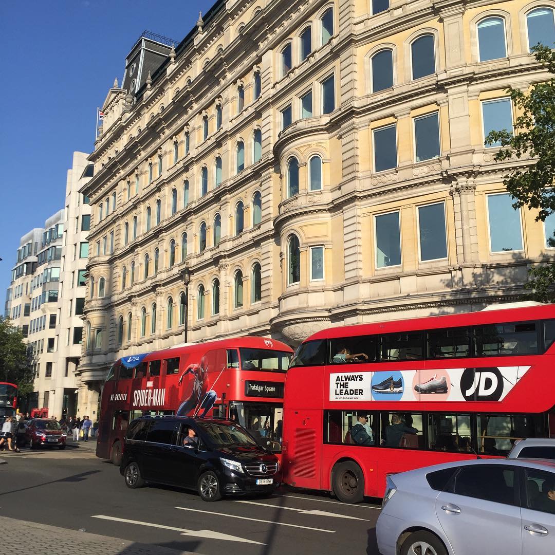 London doubled-decker bus