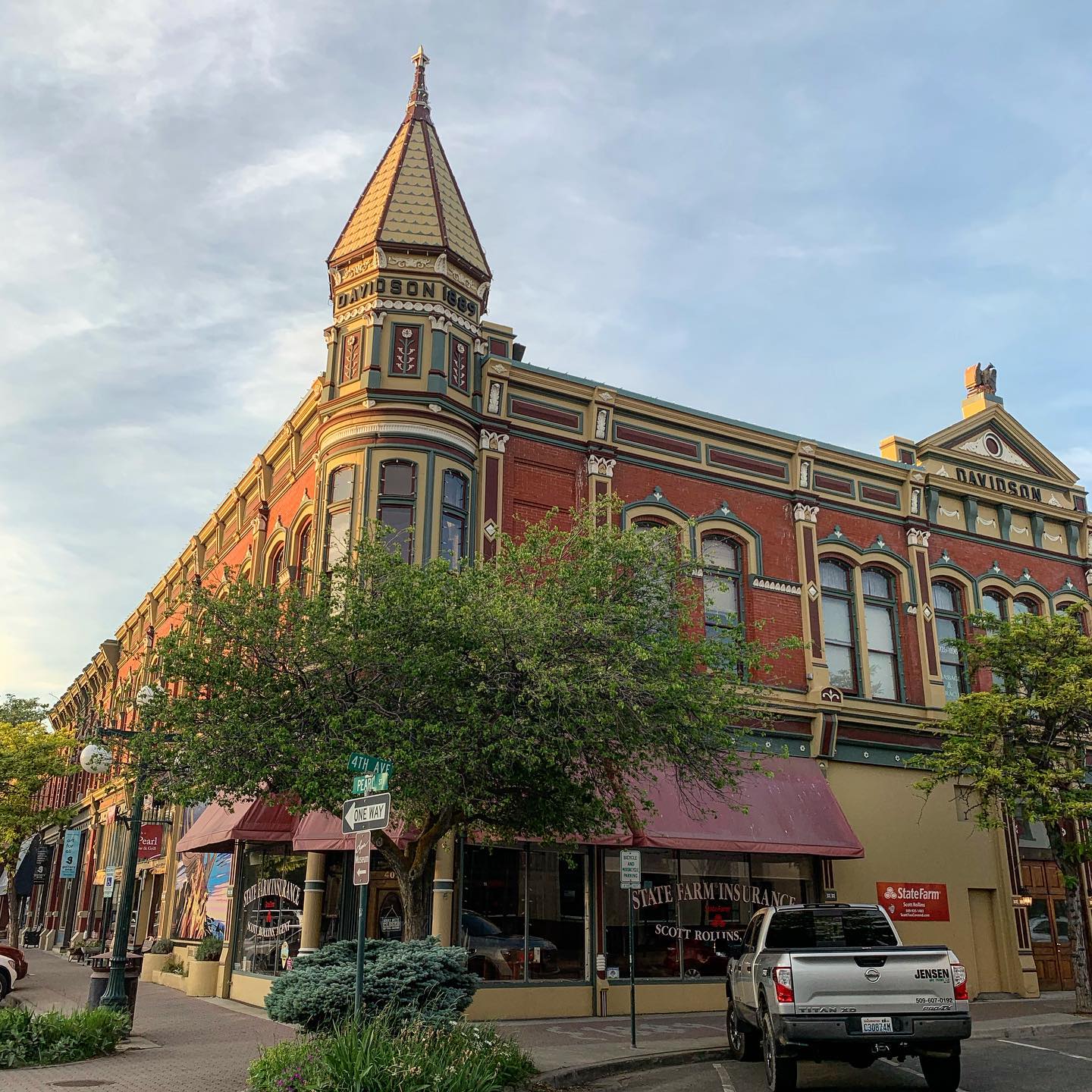 Yakima building, WA